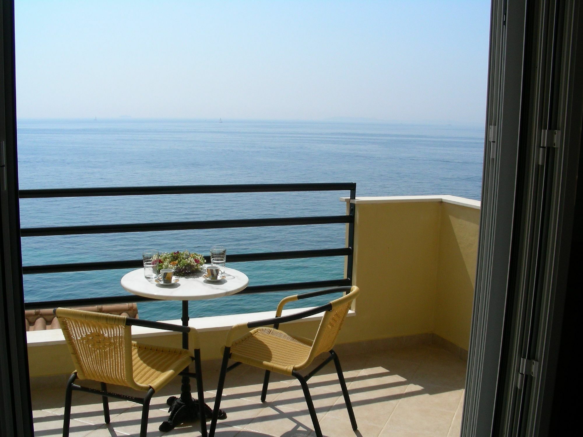 Glyfa Beach Villas Barbati Exterior photo